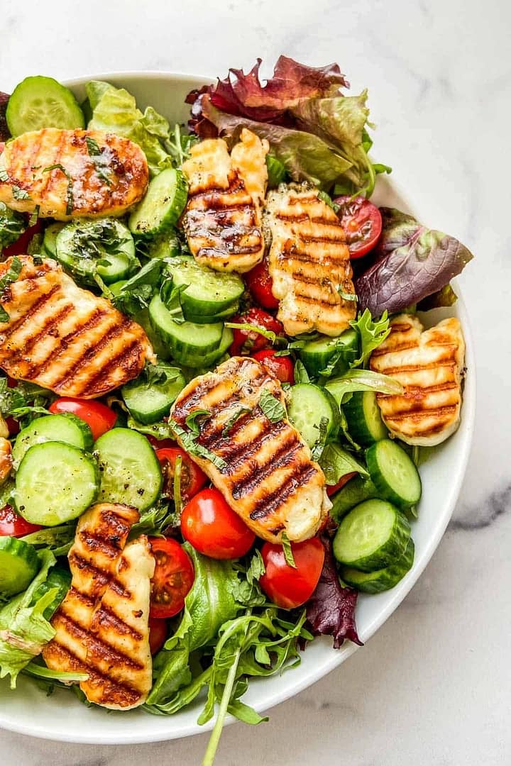 Grilled hallomy salad